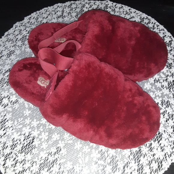 ugg - Picture 1 of 5